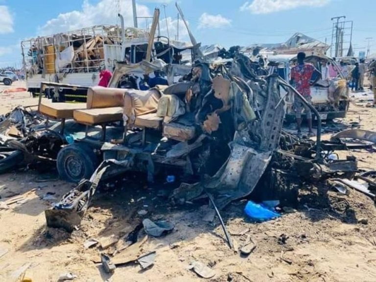 Σομαλία: Περίπου 100 οι νεκροί από έκρηξη βόμβας σε αυτοκίνητο στη Μογκαντίσου