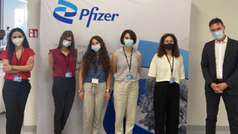 Θεσσαλονίκη: Συνεργασία Pfizer – ΑΠΘ για την απασχόληση νέων επιστημόνων