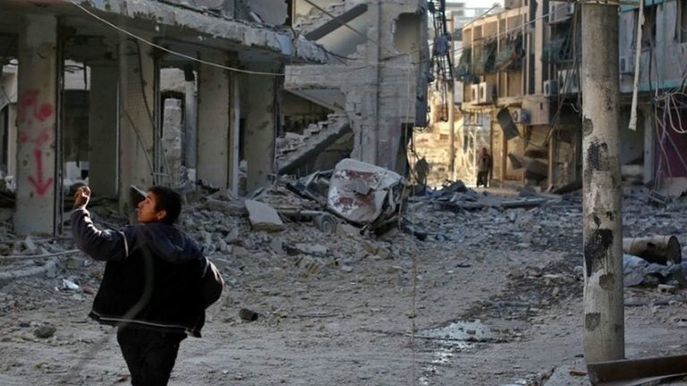 Συρία: Τουλάχιστον 10 άμαχοι νεκροί από αεροπορικούς βομβαρδισμούς