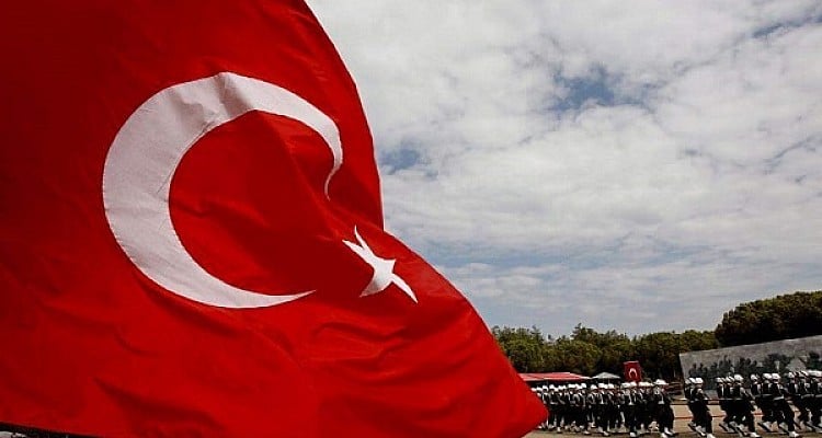Τουρκία: Έπεσε στρατιωτικό αεροσκάφος  στη θάλασσα ανοιχτά της Σμύρνης