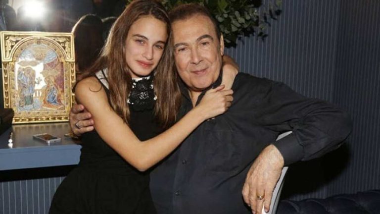 Τόλης Βοσκόπουλος: Το συγκινητικό “αντίο” της κόρης του με μία τρυφερή φωτογραφία (φωτο+video)