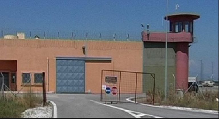 Φυλακές Νιγρίτας: Πώς η κοινωνική λειτουργός έσπρωχνε iPhone και αναβολικά στους κρατούμενους