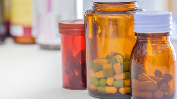 Pfizer vs Merck: Τι ξέρουμε για τα δύο χάπια κατά του κορωνοϊού και μια πρώτη σύγκρισή τους