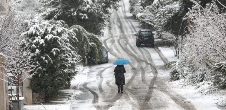 Καιρός – Meteo: Με βροχές ξεκινάει η εβδομάδα, αναμένονται οι πρώτες χιονοπτώσεις στα ορεινά
