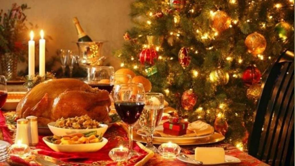Μυστικά των σεφ: Πώς θα μετατρέψετε σε γκουρμέ το χριστουγεννιάτικο τραπέζι χωρίς κόστος