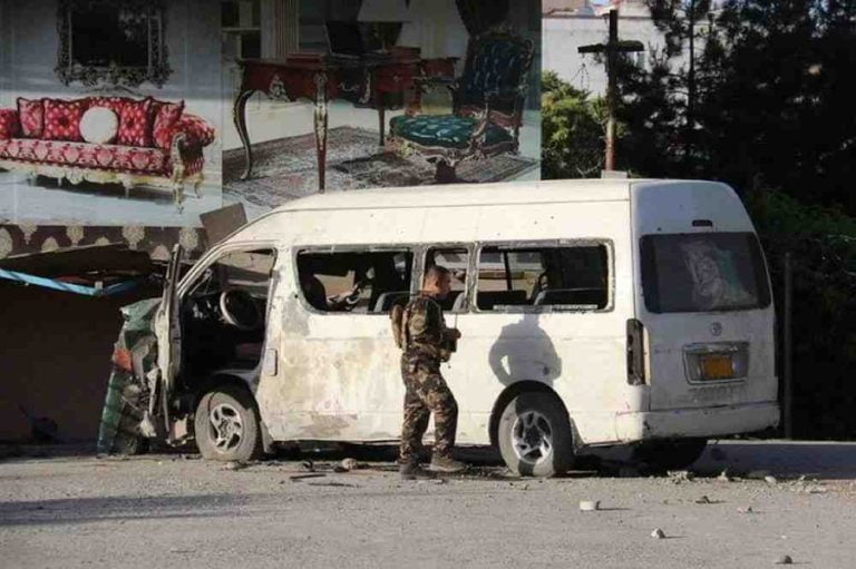 Αφγανιστάν: Τουλάχιστον τρεις νεκροί από έκρηξη βόμβας σε λεωφορείο