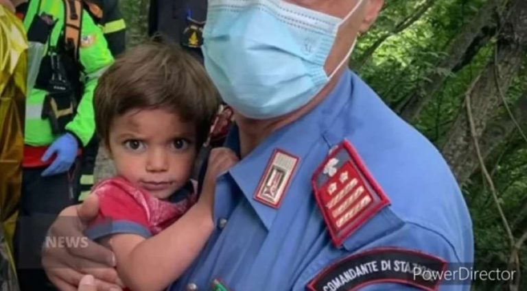 Ιταλία: Βρέθηκε ο 2χρονος που είχε εξαφανιστεί από το σπίτι του σε ορεινή περιοχή της Τοσκάνης (video)