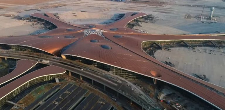 Πεκίνο: Το αεροδρόμιο του μέλλοντος από τη Zaha Hadid είναι εδώ