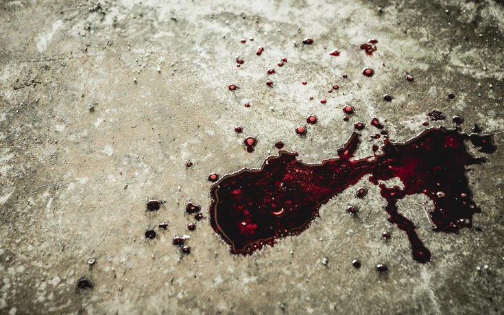 Αιματηρό περιστικό στο Καβούρι: Πιάστηκαν στα χέρια, γύρισε στο σπίτι του και το πρωί ήταν νεκρός (video)
