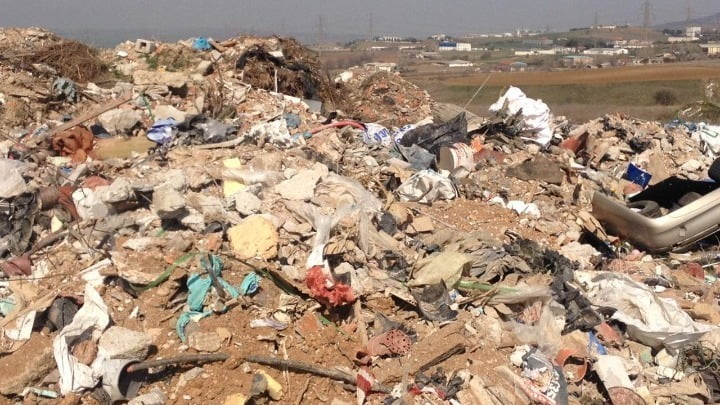Δερβένι: Δύο συλλήψεις για παράνομη απόρριψη στέρεων αποβλήτων