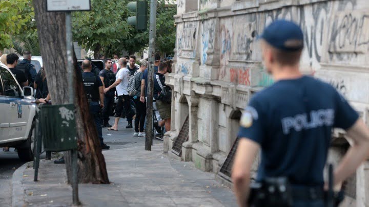 Αστυνομική επιχείρηση για εκκένωση υπό κατάληψη κτιρίου στην Αχαρνών