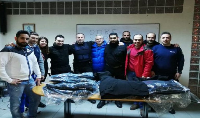 Δώρισαν 17 χειμερινά μπουφάν στην ΟΠΚΕ – Χορηγία Σερραϊκών επιχειρήσεων