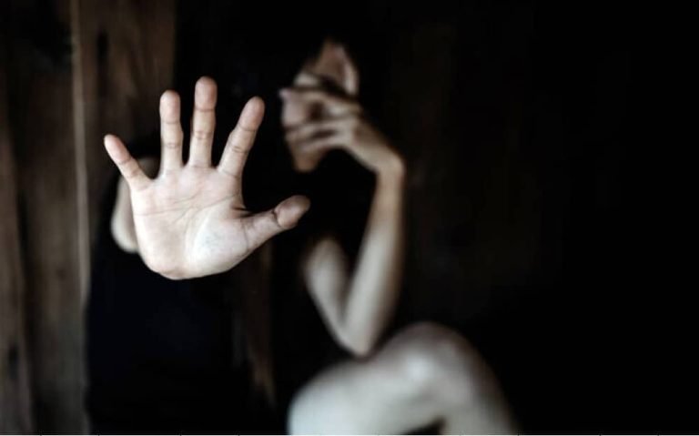 Γ. Καμίνης: 10 ερωτήματα για την έμφυλη και ενδοοικογενειακή βία- Μόνο το 2020, 5.413 περιστατικά