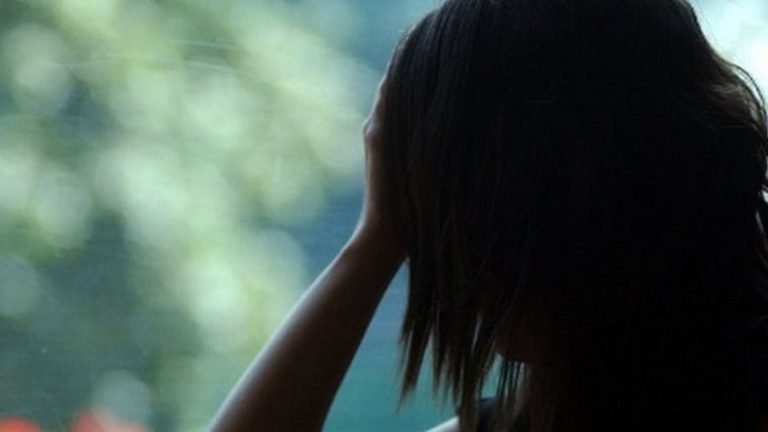 Κοζάνη: 24χρονη καταγγέλλει παρενόχληση από τον δάσκαλό της όταν ήταν 13 ετών