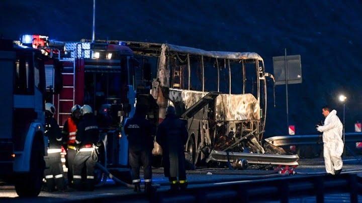 Τραγωδία στη Βουλγαρία: Τουλάχιστον 46 νεκροί, ανάμεσά τους 12 παιδιά, από φωτιά σε λεωφορείο