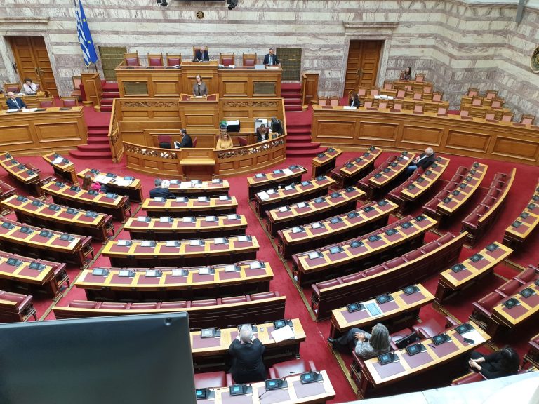 Κορονοϊός: Ψηφίστηκε ομόφωνα η τροπολογία για την αύξηση παραγωγής αντισηπτικών