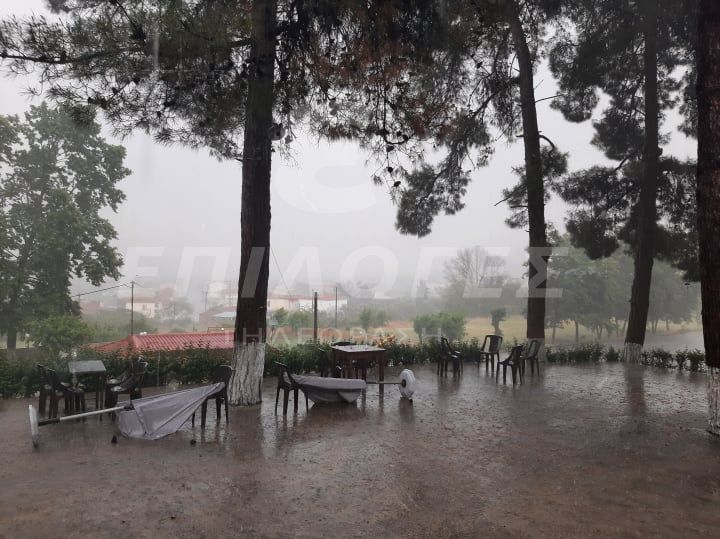 Σέρρες: Έντονη βροχόπτωση και χαλάζι στην Νιγρίτα (video και φωτο)