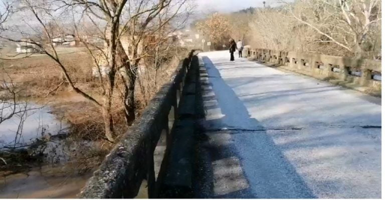 Σέρρες: Με κατάρρευση κινδυνεύει η γέφυρα για την Αγγίστα- Κραυγή αγωνίας από τους κατοίκους(φωτο)