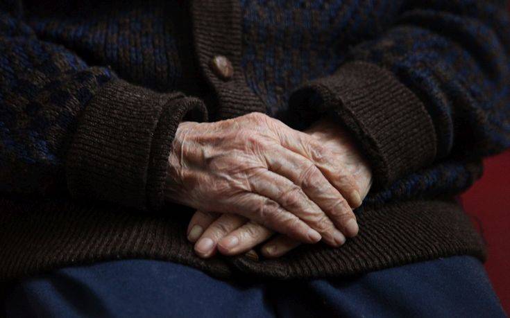 Κορονοϊός: Γυναίκα 101 ετών το έσκασε από το γηροκομείο για να γιορτάσει τα γενέθλια της κόρης της