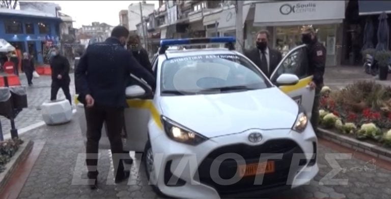 Σέρρες: Αρνητής μάσκας έλαβε πρόστιμο από την Δημοτική Αστυνομία και τους έστειλε εξώδικο (video)