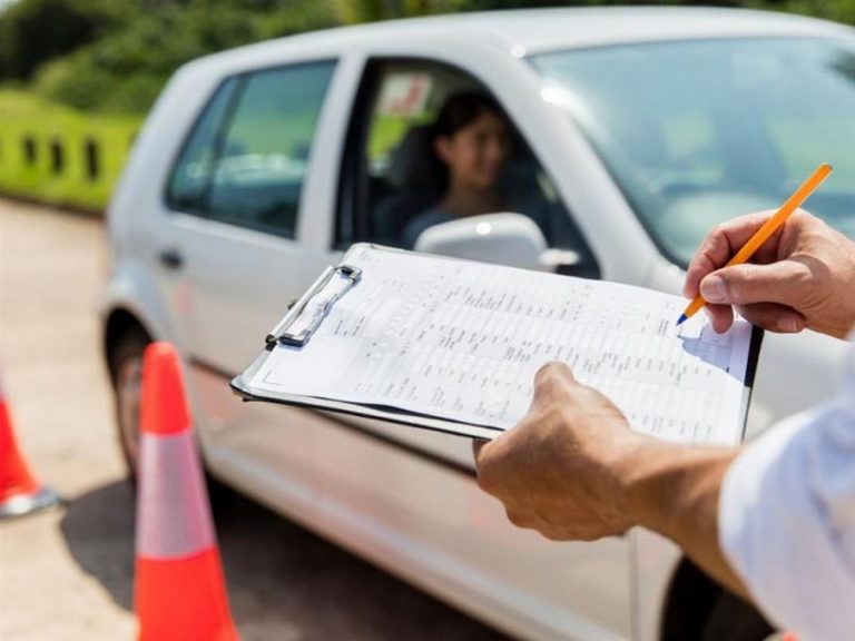 Δίπλωμα οδήγησης: Μειώθηκαν οι λίστες αναμονής για τη θεωρητική εξέταση υποψηφίων οδηγών