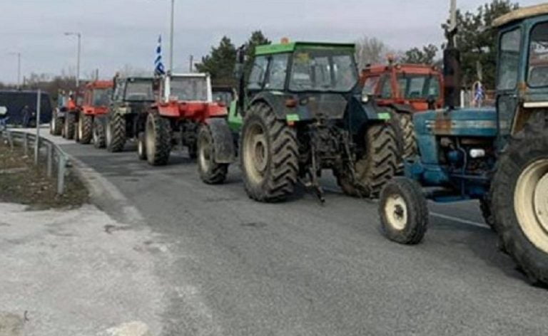 Τώρα : Κλείνουν συμβολικά την Εθνική Οδό Σερρών-Θεσσαλονίκης οι Σερραίοι αγρότες