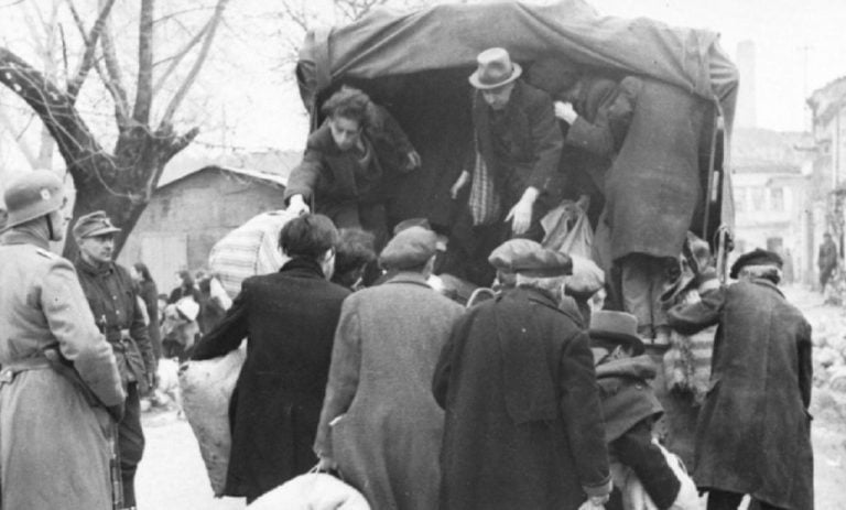 1943: Όταν 495 Σερραίοι εβραϊκής καταγωγής ξεκίνησαν για το ταξίδι χωρίς επιστροφή