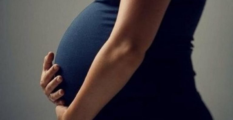 Ελληνίδα θα γεννήσει σε δυο μήνες το “παιδί τριών πατέρων”