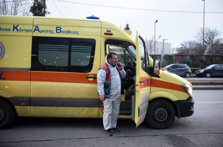Θεσσαλονίκη: Μοτοσικλετιστής τραυματίστηκε σοβαρά σε τροχαίο στην Ευκαρπία (φωτο)