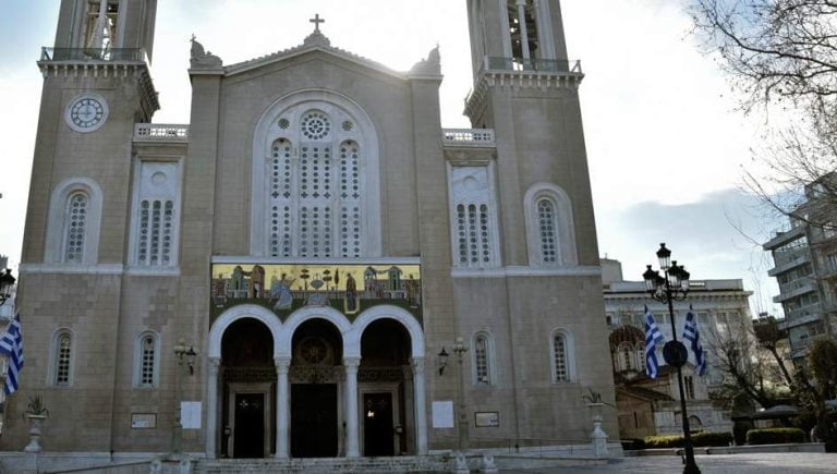 Κορωνοϊός: Στο ΣτΕ προσέφυγαν 4 δικηγόροι κατά της απαγόρευσης λειτουργιών στις εκκλησίες