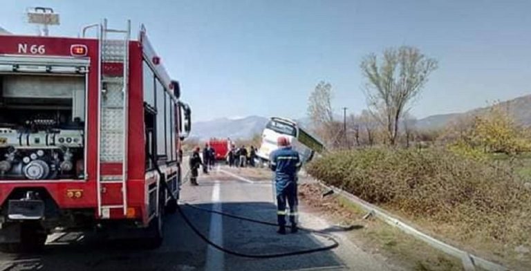 Τουριστικό λεωφορείο εξετράπη στην Εγνατία Οδό κοντά στα διόδια του Ιάσμου