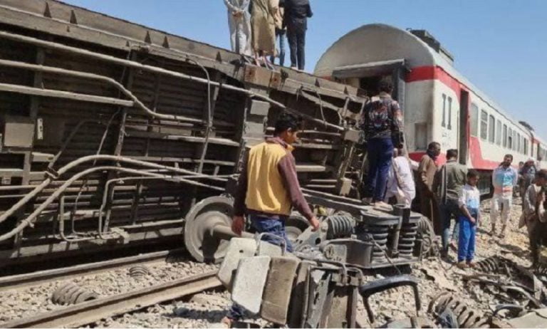Αίγυπτος: Δεκαπέντε τραυματίες από εκτροχιασμό τρένου στο Δέλτα του Νείλου  (video)