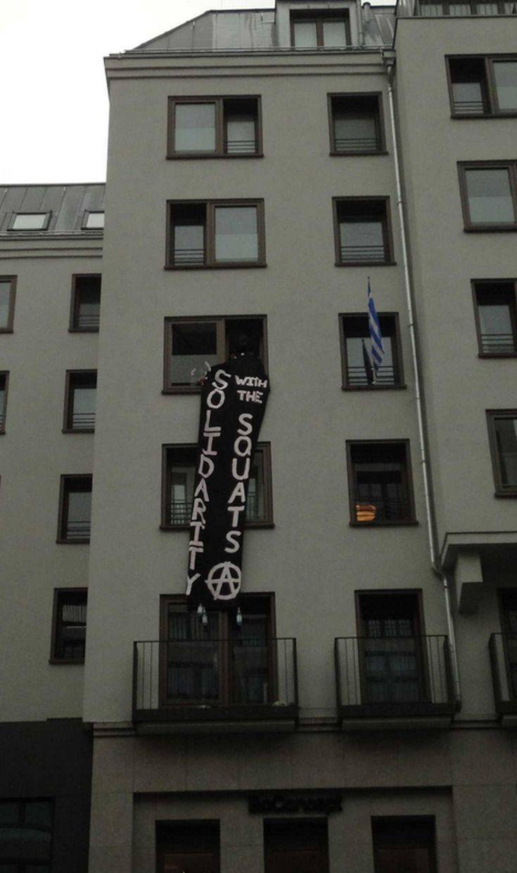 Κατάληψη του ελληνικού προξενείου στο Βερολίνο από αντιεξουσιαστές (φωτο+video)