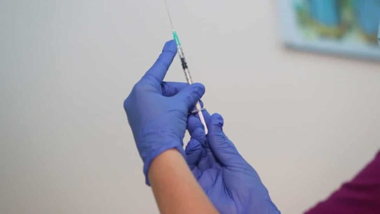 Νίκος Φίλης: Γιατί εμβολιάστηκα χωρίς δισταγμό με το εμβόλιο της AstraZeneca