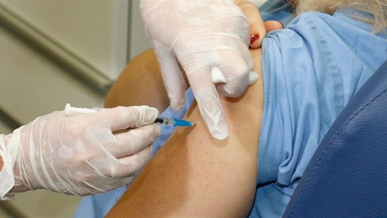 Εμβολιασμοί: Έφτασαν τους 107.335 –  958 στις Σέρρες