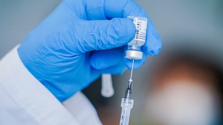 ΣτΕ: Απέρριψε αιτήσεις υγειονομικών για «πάγωμα» του υποχρεωτικού εμβολιασμού