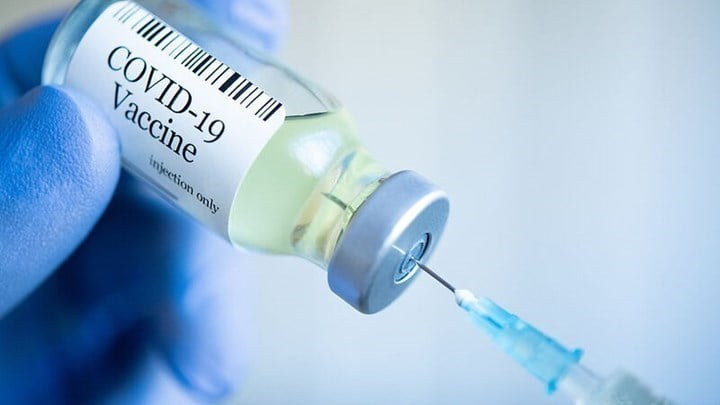 AstraZeneca: Αυτή είναι η απόφαση της Εθνικής Επιτροπής Εμβολιασμών – Ποιοι συστήνεται να κάνουν δεύτερη δόση με άλλο εμβόλιο