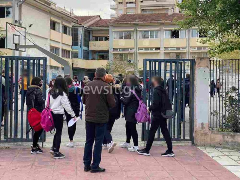 Θεσσαλονίκη: Έκανε self test και μπήκε για μάθημα το παιδί της γυναίκας που συνελήφθη στον Εύοσμο