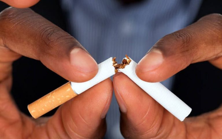 Κόβοντας το κάπνισμα: Τι συμβαίνει στο σώμα μας, από τα πρώτα λεπτά μέχρι δέκα χρόνια μετά