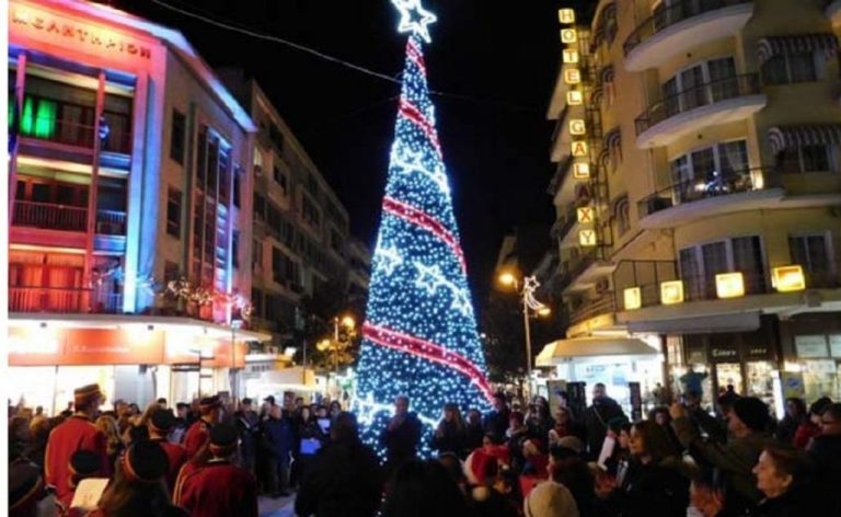 Πλημμύρισε χριστουγεννιάτικες μελωδίες και κάλαντα το κέντρο των Σερρών (video)