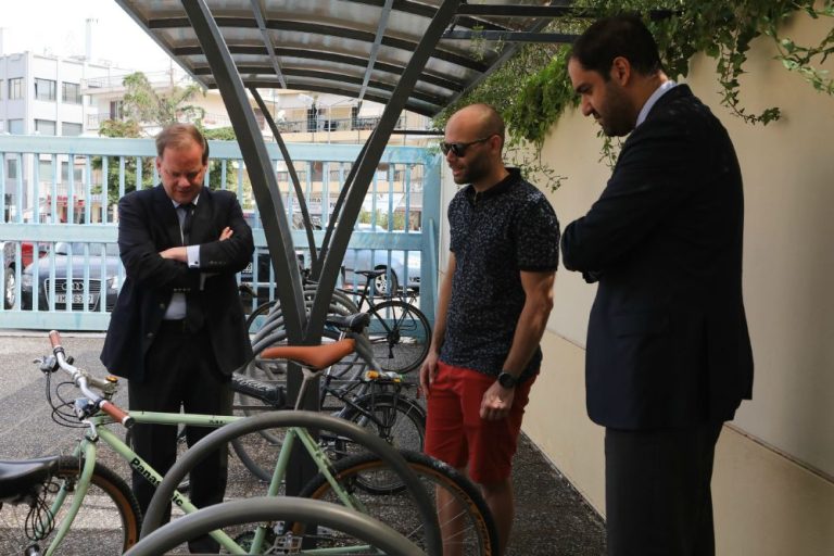 Το Υπουργείο Υποδομών και Μεταφορών γίνεται ο πρώτος πιστοποιημένος οργανισμός φιλικός προς το ποδήλατο