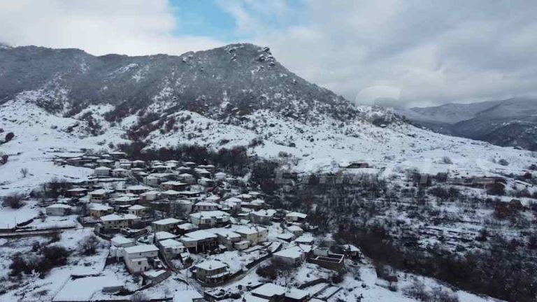 Καρυδοχώρι Σιντικής: Το πανέμορφο ακριτικό χωριό των Σερρών ντύθηκε στα λευκά- φωτο