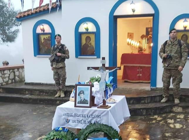 Παρουσία Υφ. Εθνικής Αμύνης Αλκιβιάδη Στεφανή, η κηδεία του ήρωα Ταγματάρχη Γεώργιου Κατσάνη