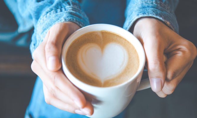 Πώς να κάνετε πιο υγιεινό τον καφέ σας: Πολύ σημαντικά τα οφέλη