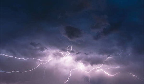 Βροχές, καταιγίδες και πολλούς κεραυνούς φέρνει η «Θάλεια»