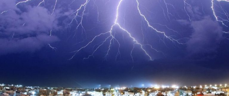Κεντρική Μακεδονία: Ισχυρές βροχές και καταιγίδες με μεγάλη συχνότητα κεραυνών