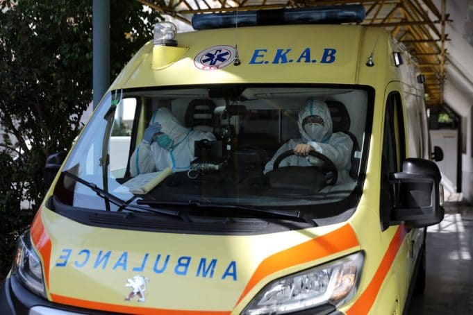 Νοσοκομείο Σερρών: “Στέλνουμε τους ασθενείς με το ασθενοφόρο στο σπίτι τους και δεν τους δέχονται οι συγγενείς τους”