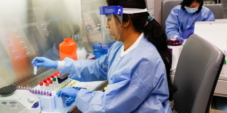 Γερμανός επιστήμονας: Φάρος ελπίδας κατά του κορονοϊού φάρμακο για τον Έμπολα