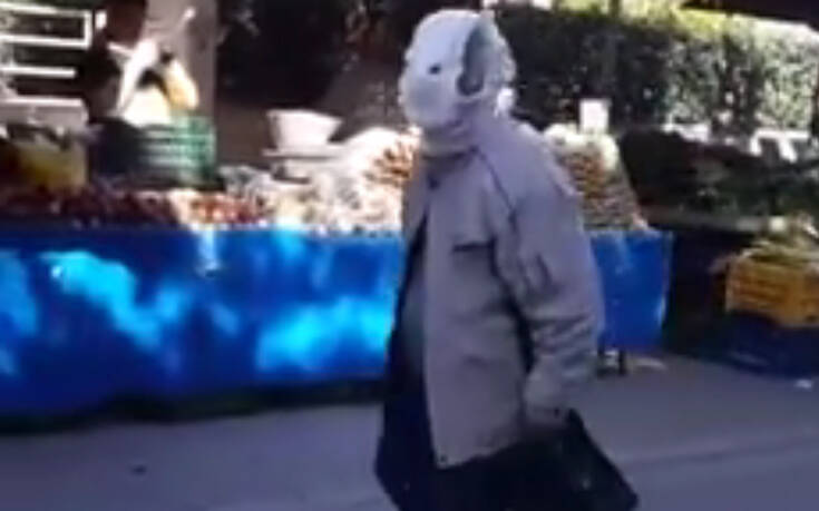 Κορονοϊός: Πήγε στη λαϊκή φορώντας πάνα βρακάκι αντί για μάσκα
