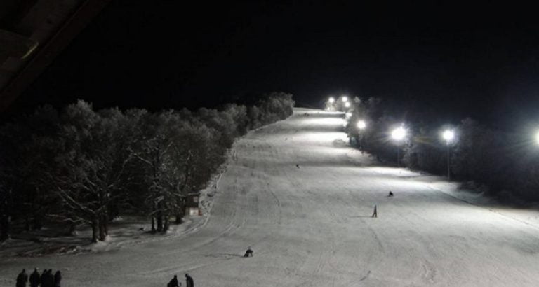 Σέρρες: Νυχτερινό σκι στο χιονοδρομικό κέντρο του Λαϊλιά